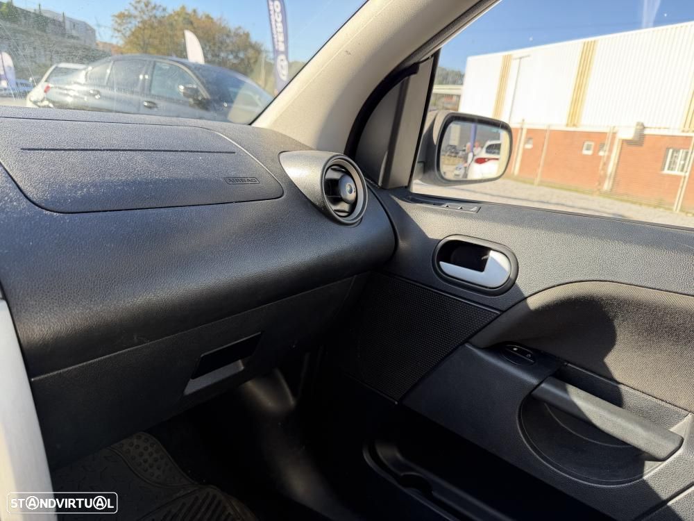 Ford Fiesta 1.25 First Edition - 12