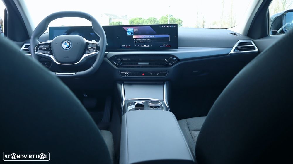 BMW 330 e Auto - 28