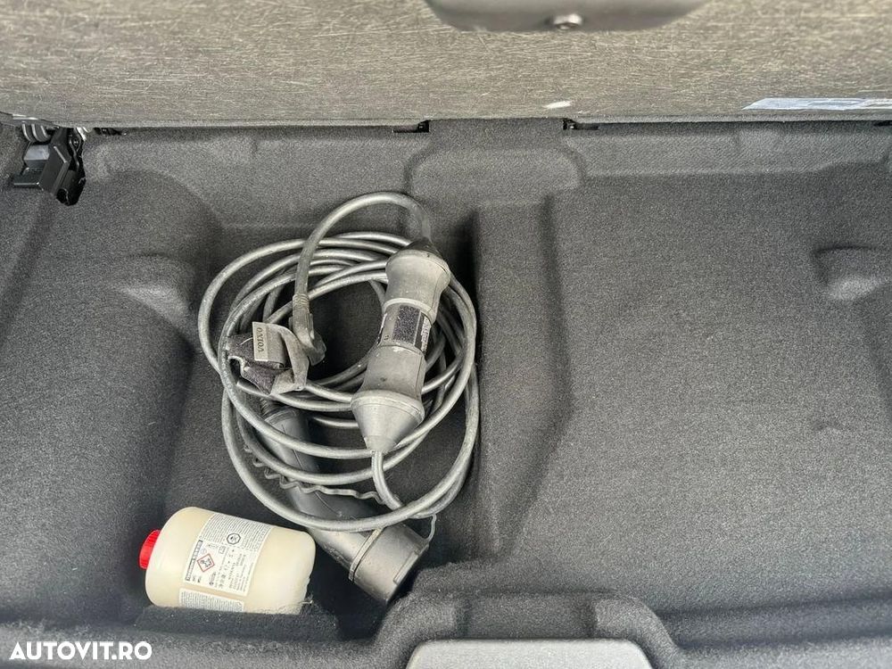 Volvo XC 90 T8 Twin Engine AWD R-Design - 39