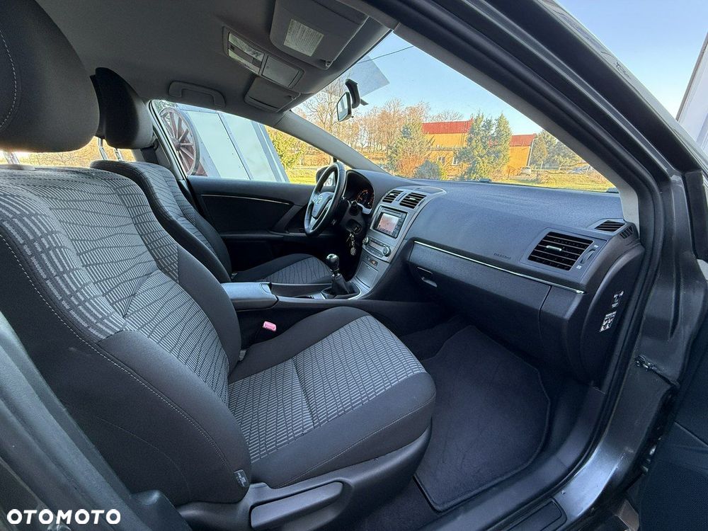 Toyota Avensis - 37