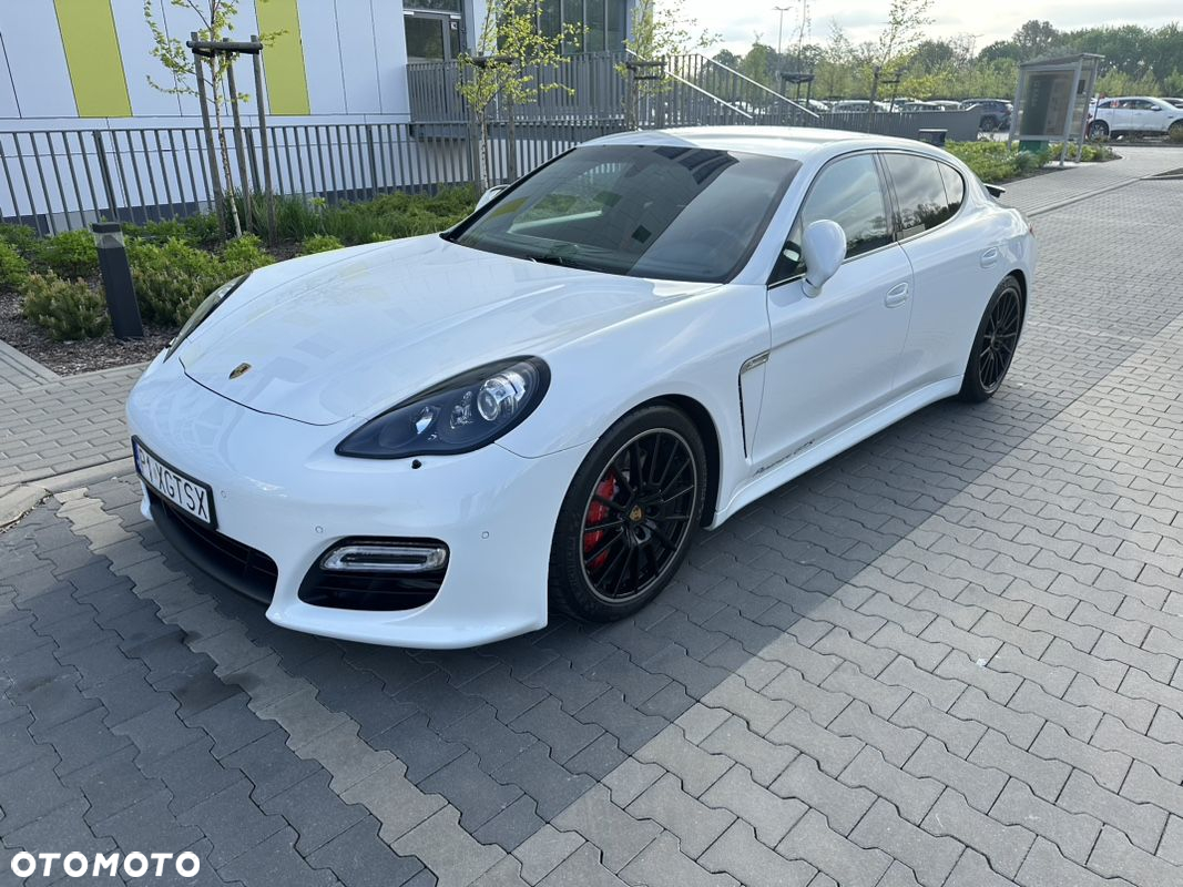 Porsche Panamera GTS - 35