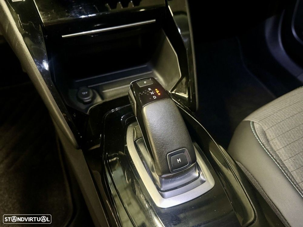 Peugeot 2008 1.2 PureTech Allure Pack EAT8 - 15