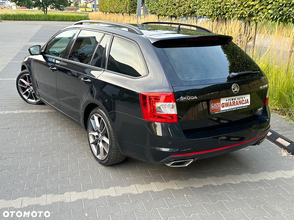 Skoda Octavia Combi 2.0 TDI DSG RS - 13
