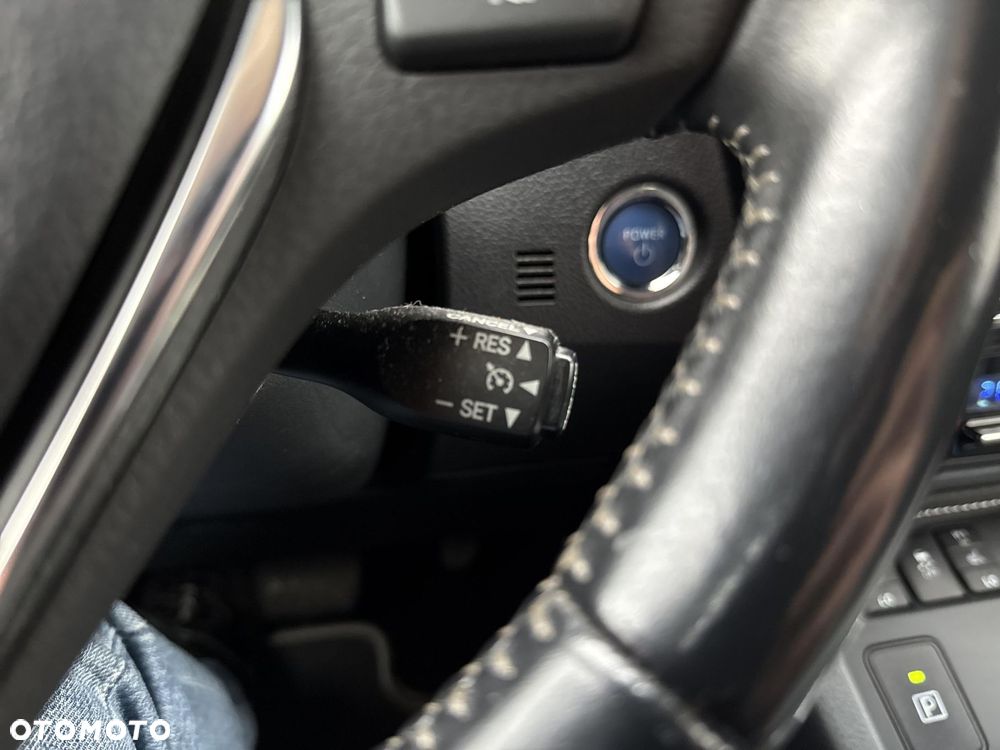 Toyota Auris Hybrid 135 Selection - 24