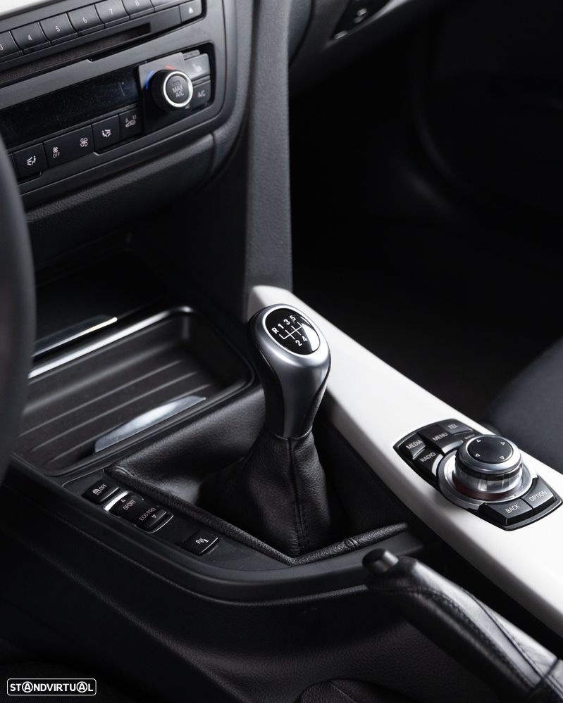 BMW 316 d Touring Pack M - 14