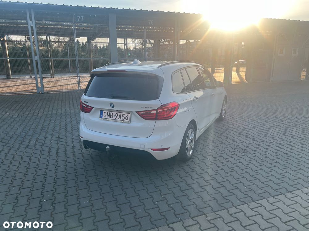 BMW Seria 2 218d xDrive - 11