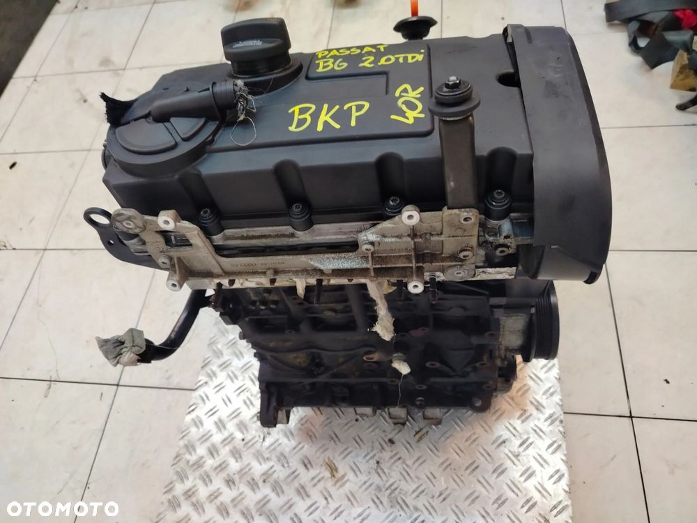 VOLKSWAGEN PASSAT B6 05R- 2.0 TDI SILNIK BKP - 1