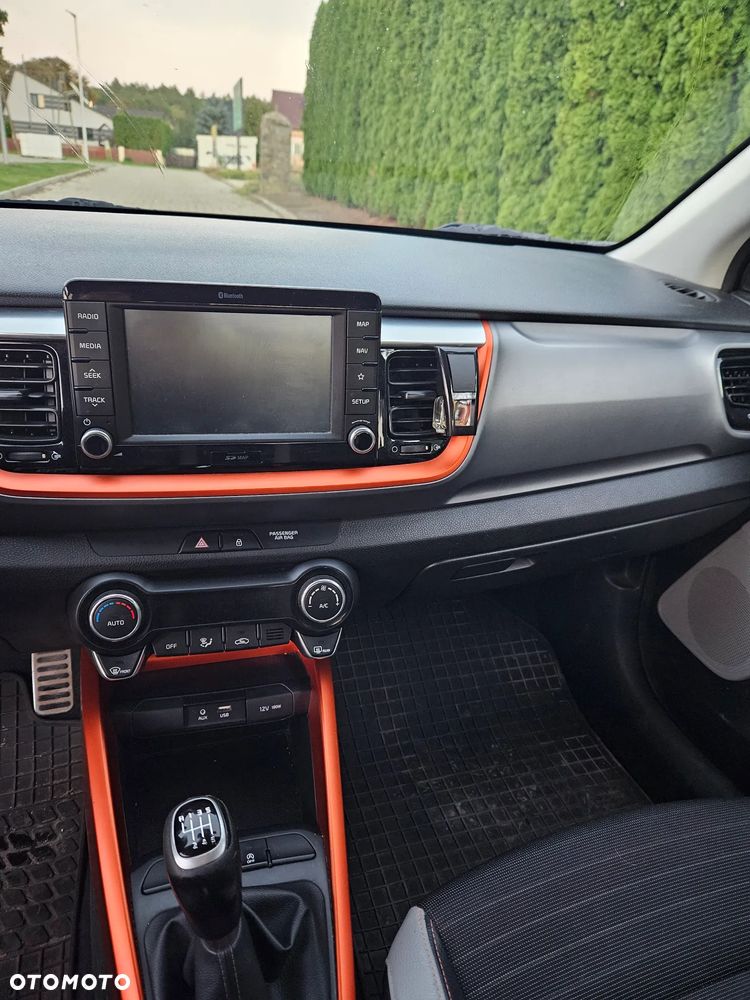 Kia Stonic 1.6 CRDi L - 6