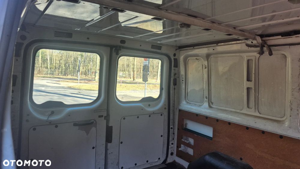 Ford Transit - 13
