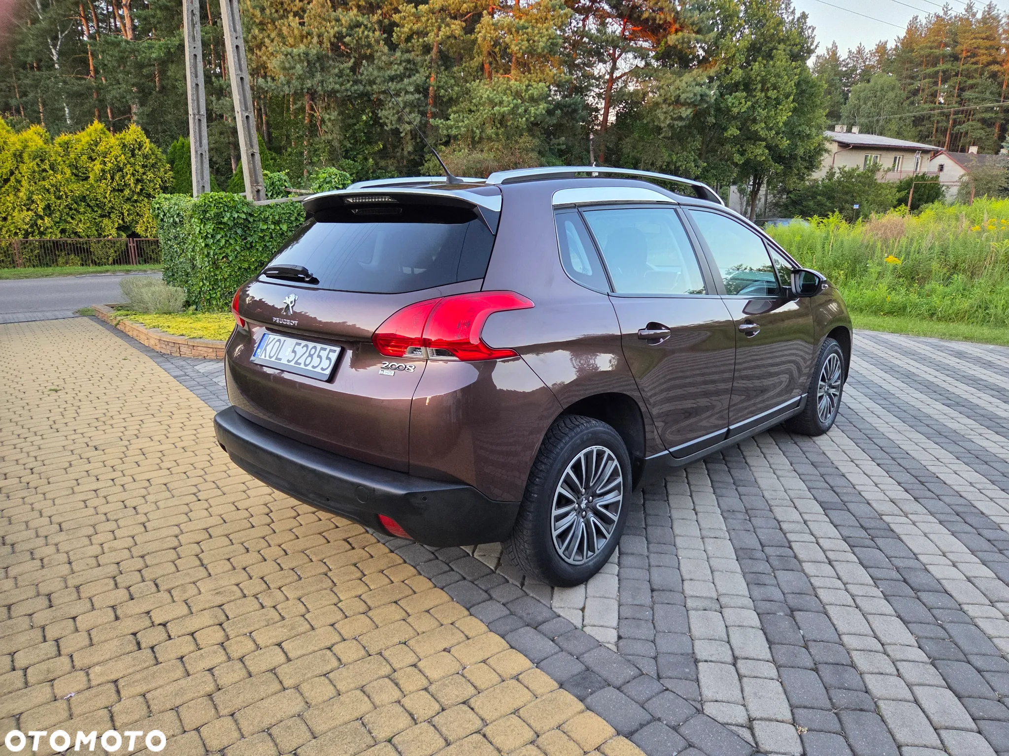 Peugeot 2008 e-HDi FAP 92 STOP & START Allure - 10