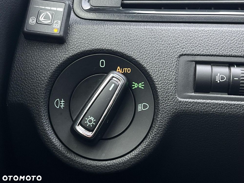 Skoda RAPID 1.0 TSI Active - 16