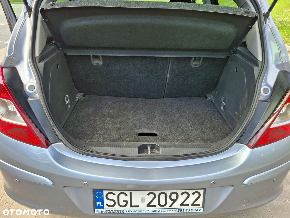 Opel Corsa 1.2 16V Cosmo - 20