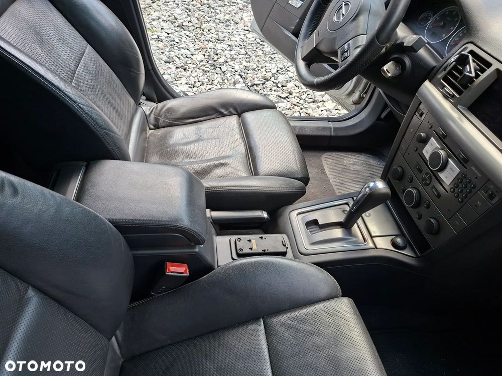 Opel Vectra 3.0 V6 CDTI Cosmo - 19