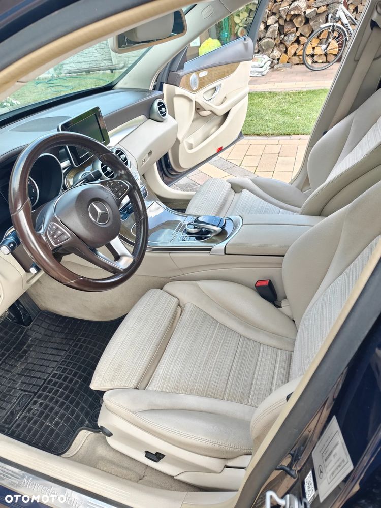 Mercedes-Benz Klasa C 250 (BlueTEC) d 4-Matic 7G-TRONIC - 29