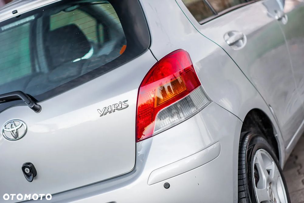 Toyota Yaris - 30