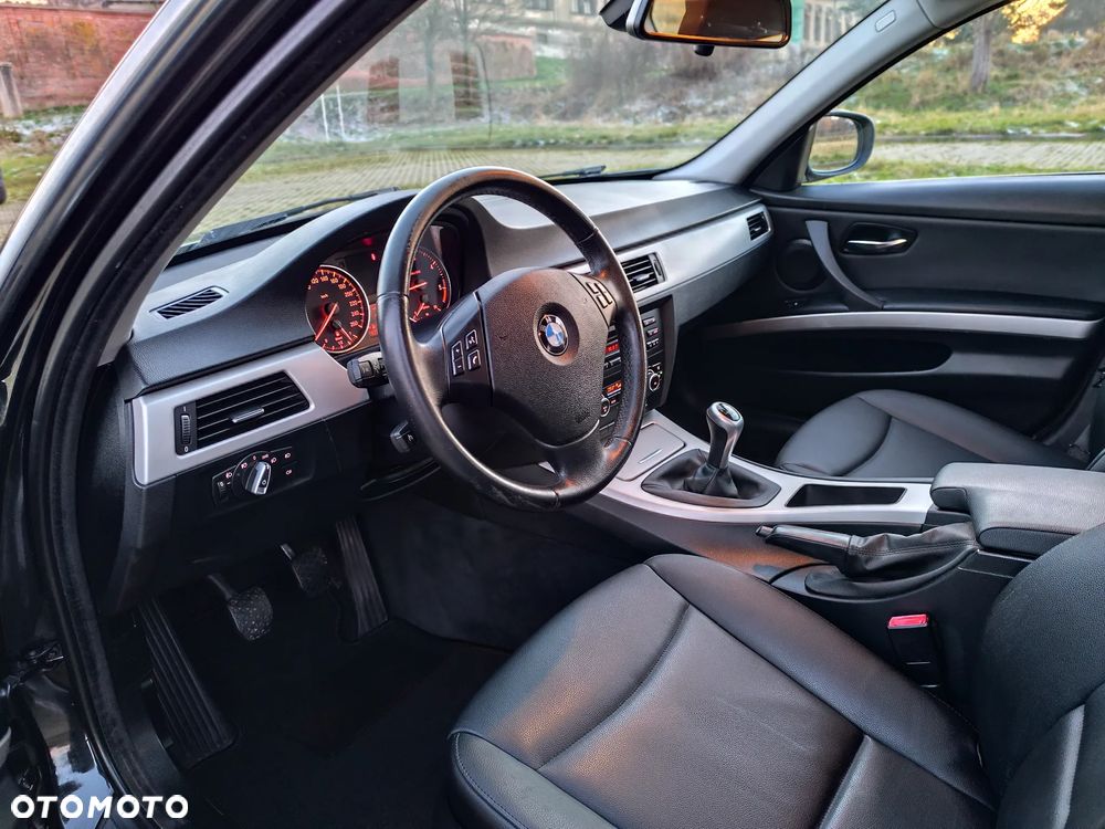 BMW Seria 3 318d - 6