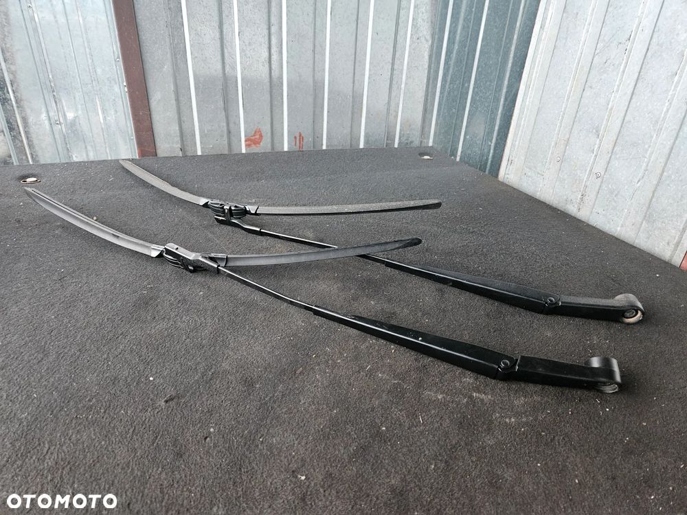 Ramię ramiona przednich wycieraczek Citroen C4 Picasso - 1