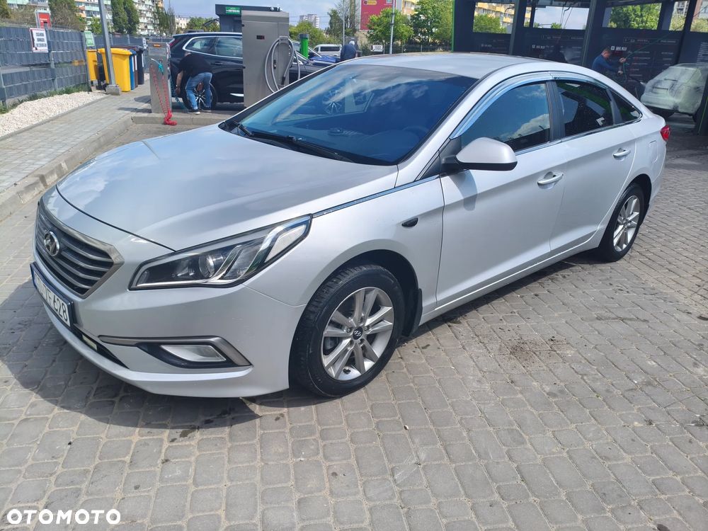 Hyundai Sonata - 2