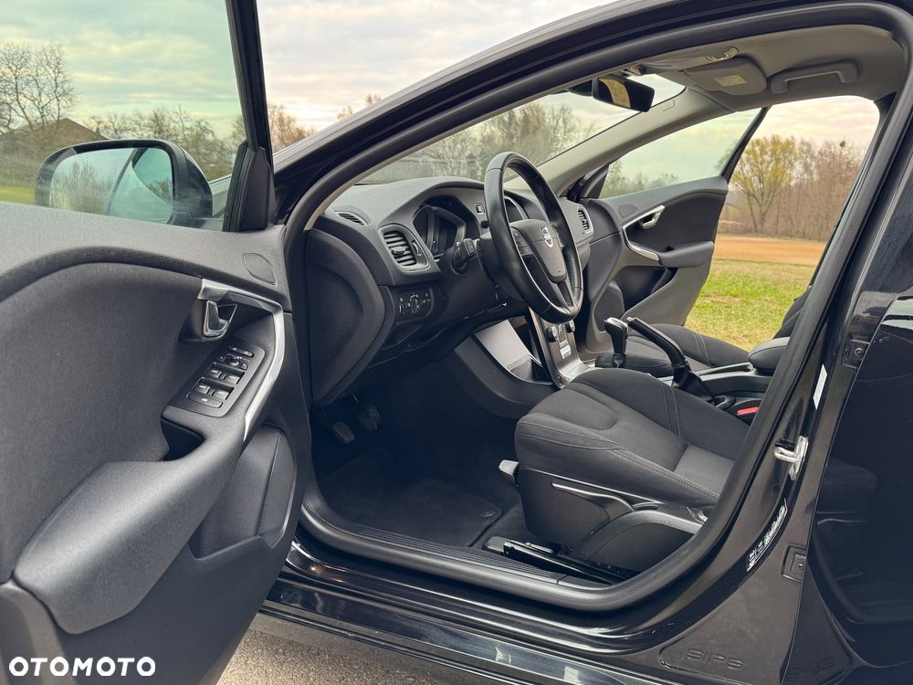 Volvo V40 D3 Summum - 25