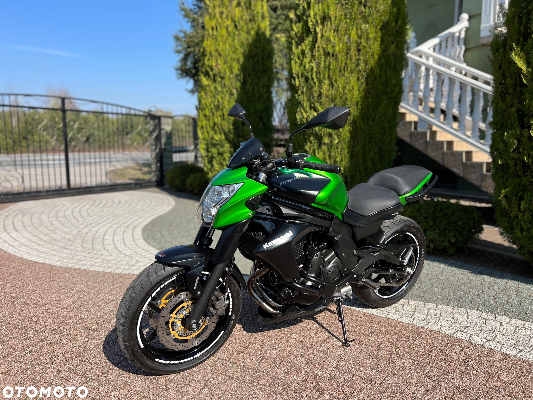 Kawasaki ER - 27