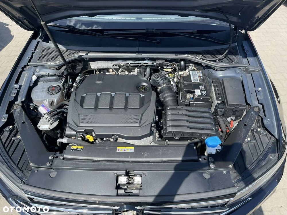 Volkswagen Passat Variant 2.0 TDI SCR DSG Conceptline - 15