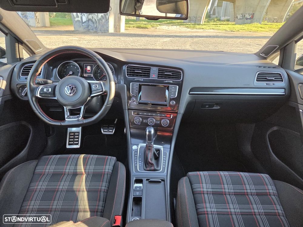 VW Golf GTI Performance BlueMotion DSG - 16