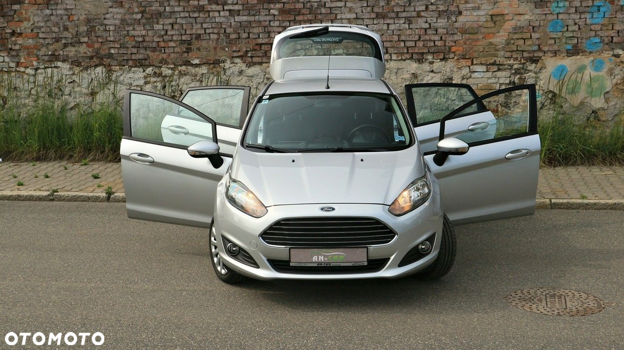 Ford Fiesta 1.25 Celebration - 18