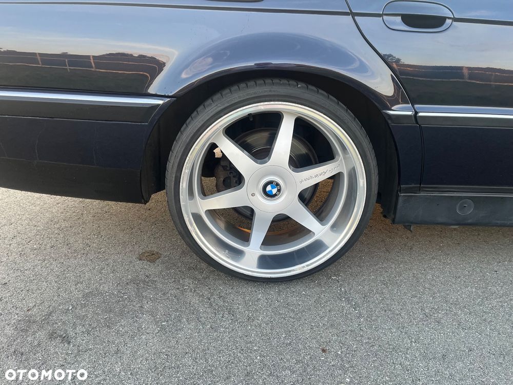 BMW Seria 7 740i V8 - 9