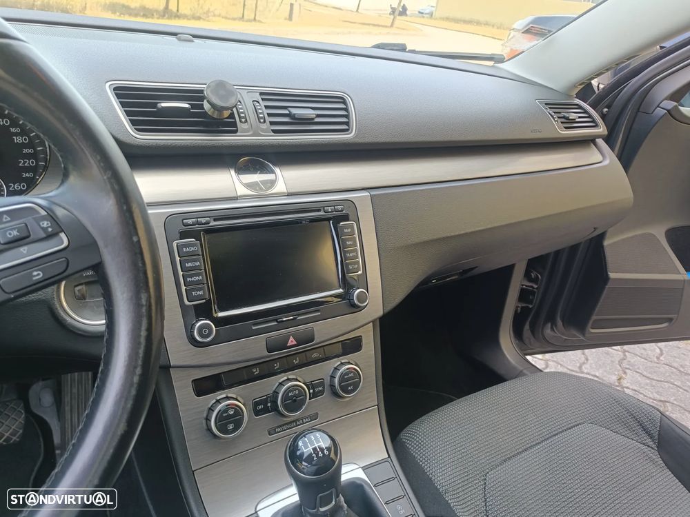 VW Passat Variant 1.6 TDI BlueMotion Comfortline - 14