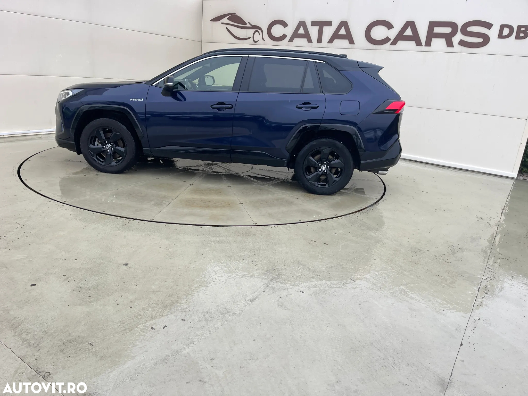 Toyota RAV4 - 8