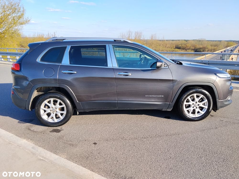 Jeep Cherokee 2.0 MJD 4x2 Longitude - 5