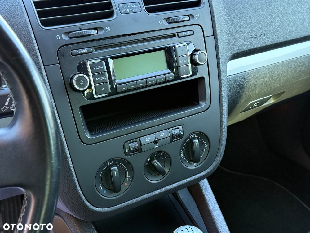 Volkswagen Golf - 23