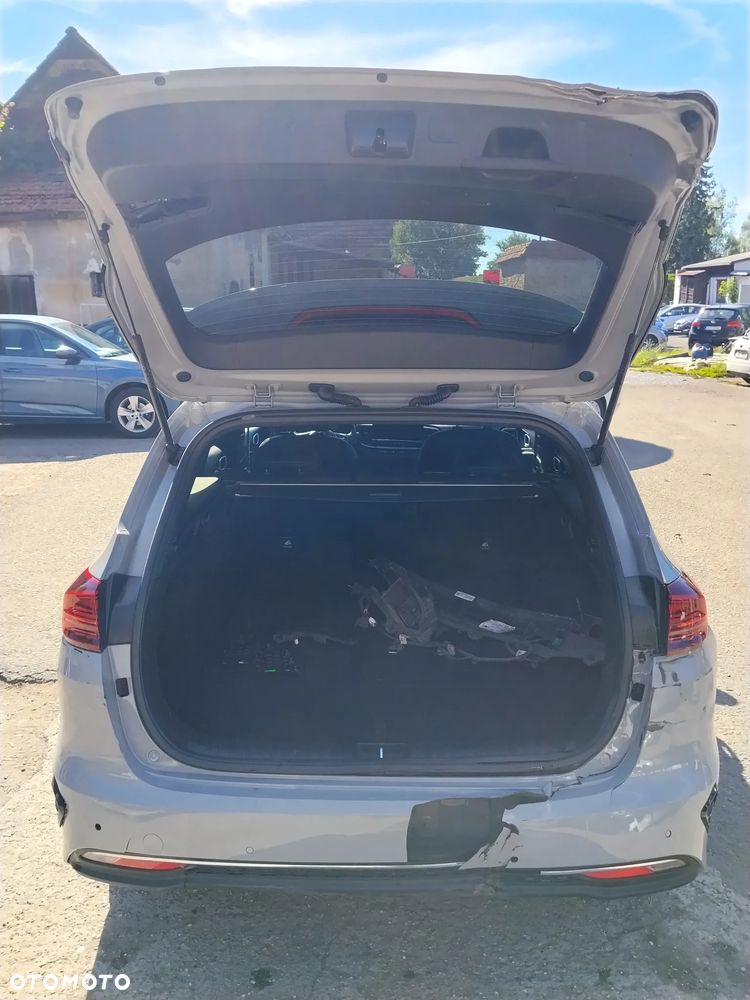 Kia Ceed - 16