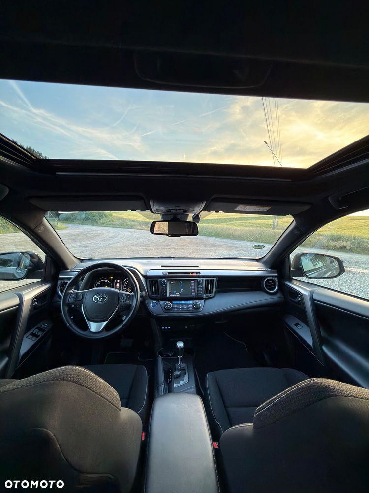 Toyota RAV4 - 10