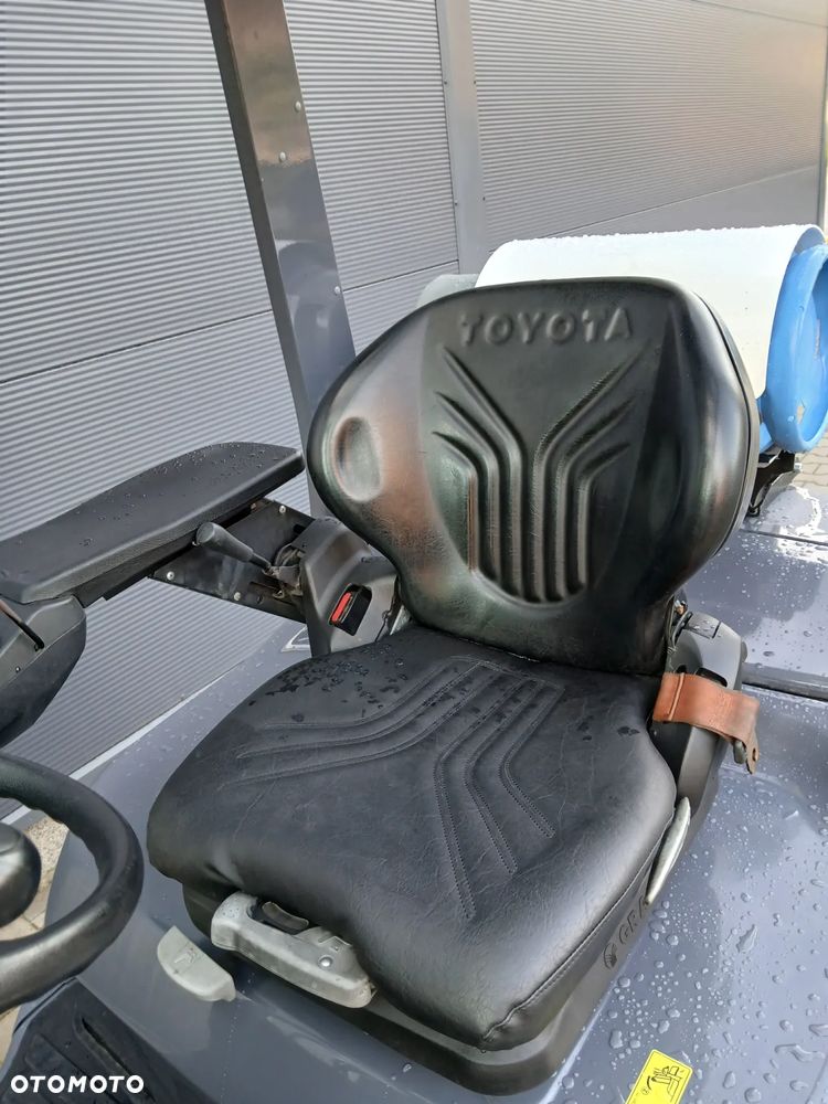 Toyota 02-8FGF18 - 8