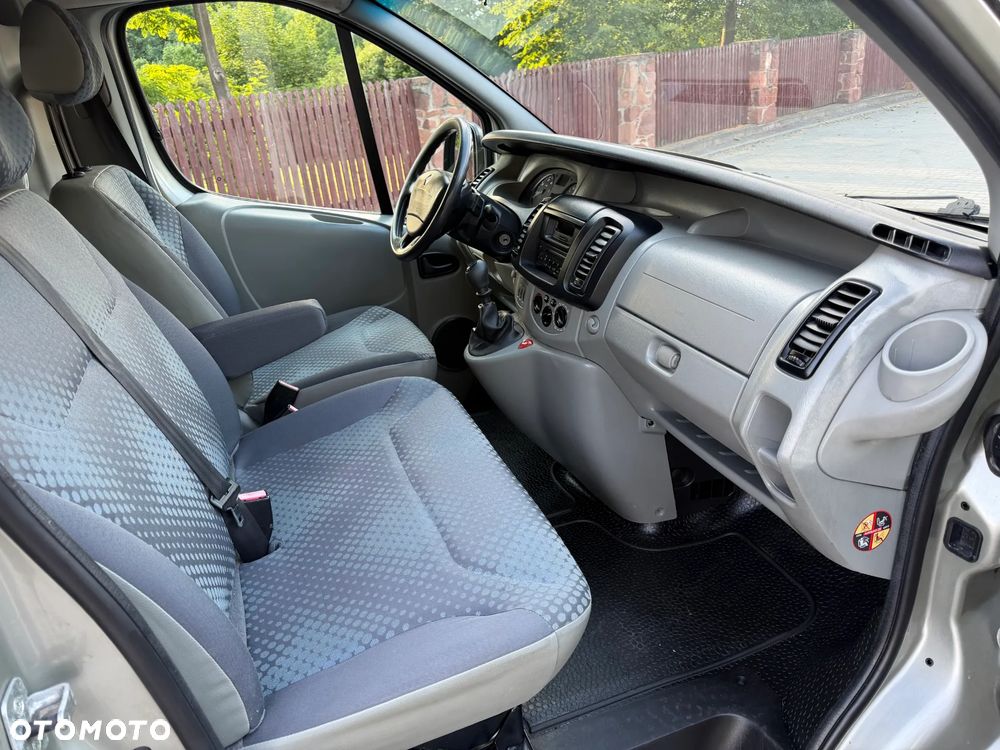 Renault Trafic - 10