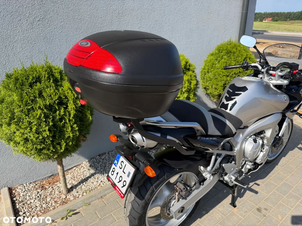Yamaha FZ - 38