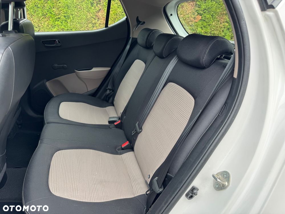 Hyundai i20 1.1 CRDi YES Silver - 11