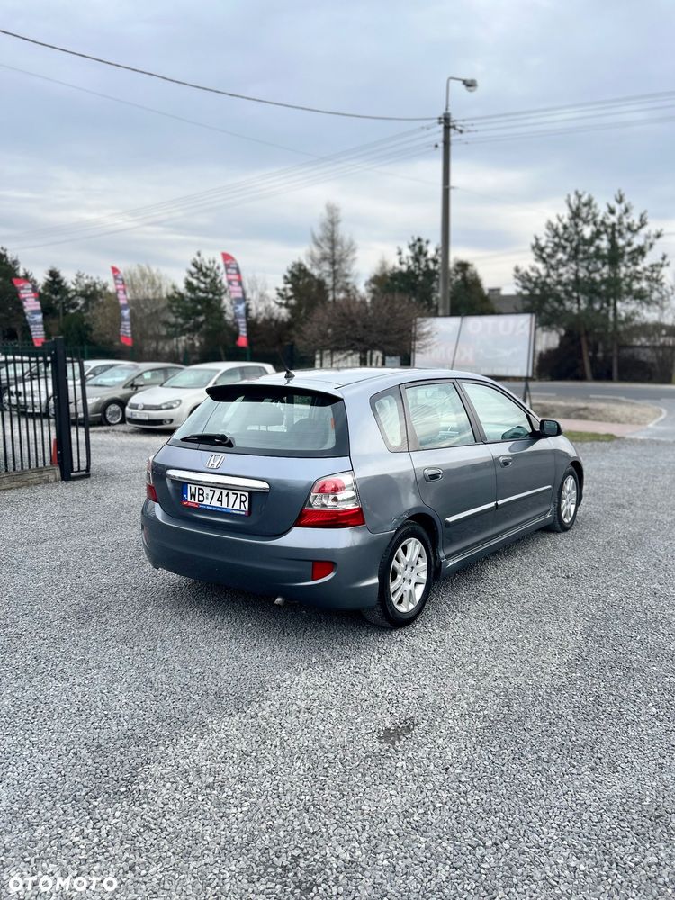 Honda Civic 1.6i ES - 5