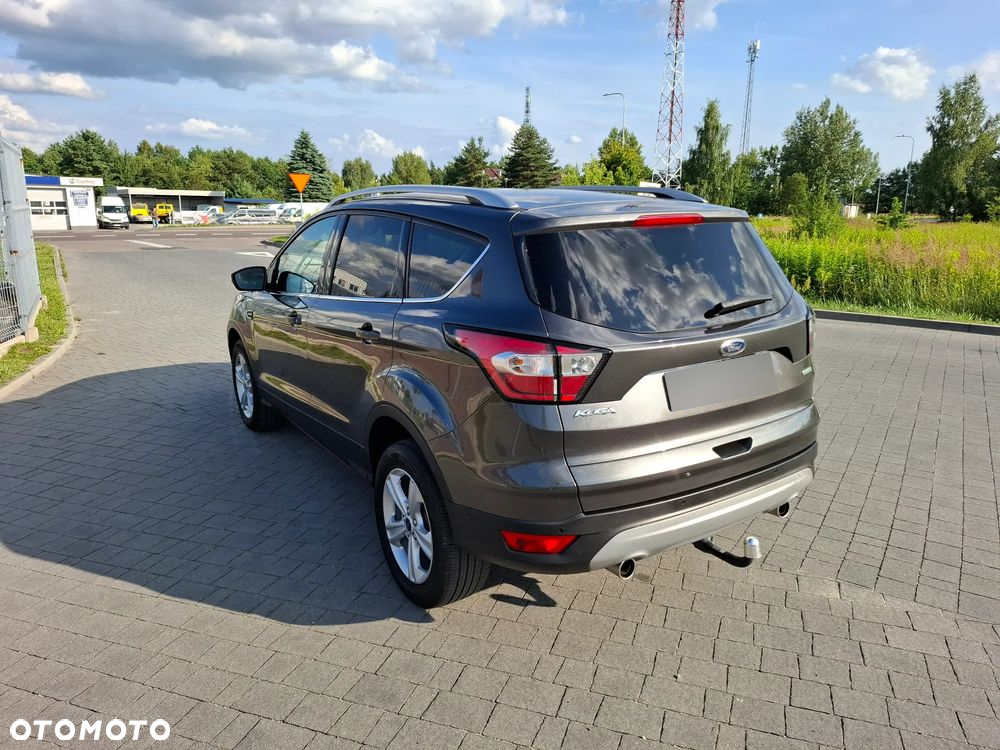 Ford Kuga 1.5 EcoBoost 2x4 Titanium - 4