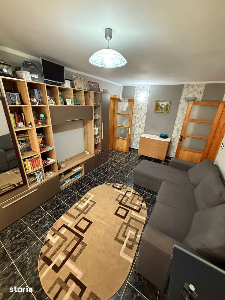 3 CAMERE cu bucatarie mare, Narcisa — fotografia 1