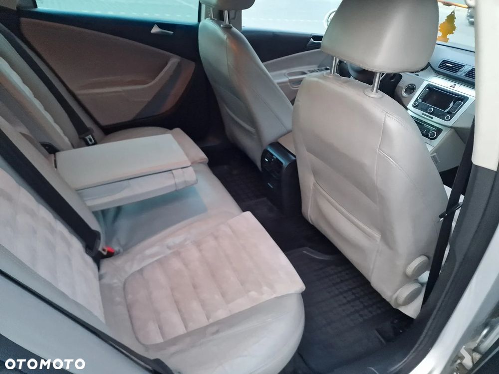 Volkswagen Passat 2.0 TDI DPF Highline DSG - 11