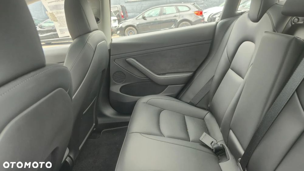 Tesla Model 3 - 14