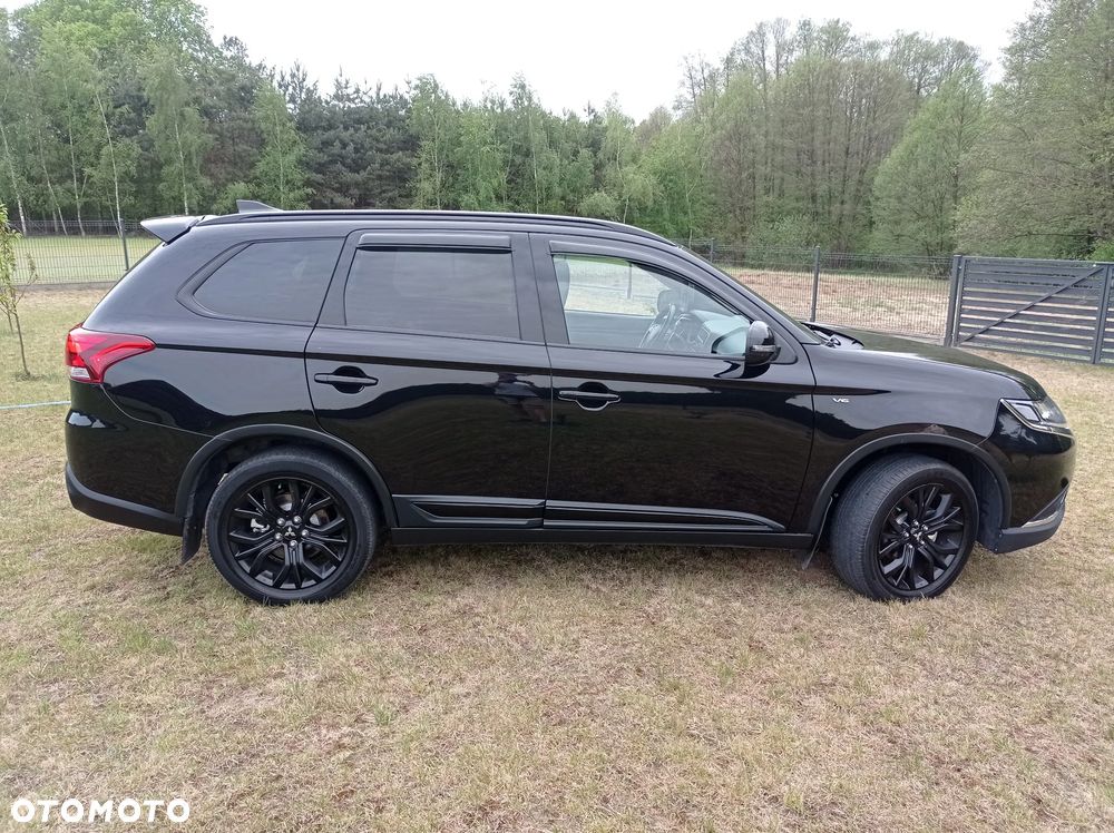 Mitsubishi Outlander - 2