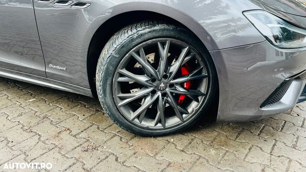 Maserati Ghibli GranSport - 10