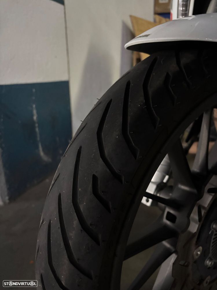 Benelli TRK 251 - 4