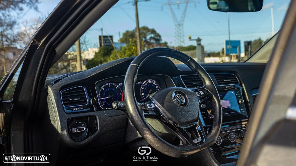 VW Golf Variant 2.0 TDi R-Line - 23