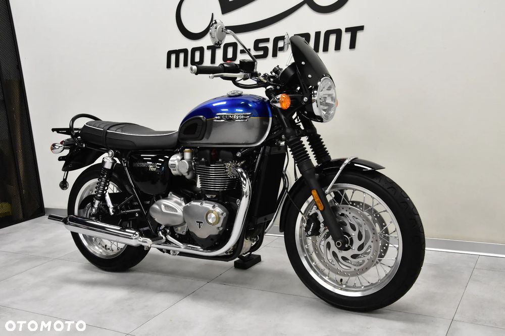 Triumph Bonneville - 6
