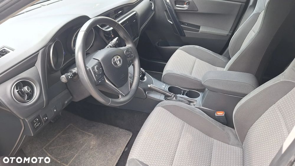Toyota Auris - 10