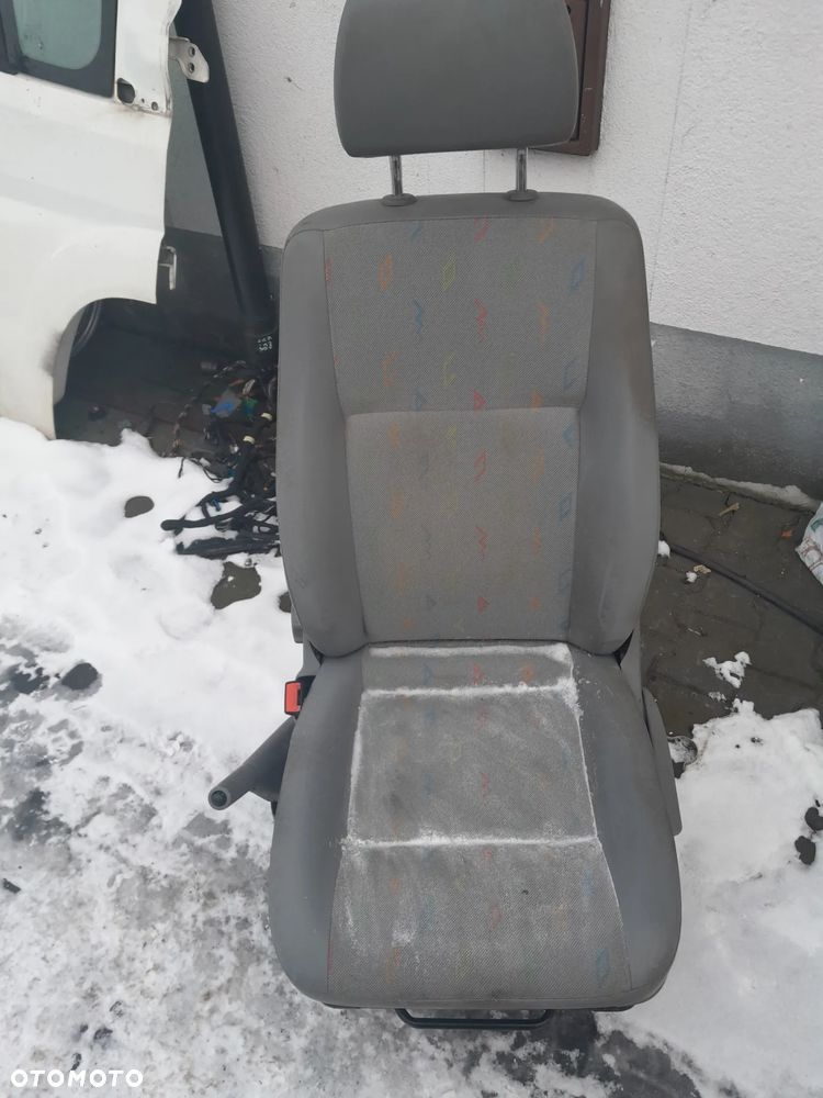 Fotel kierowcy VW T5 - 1